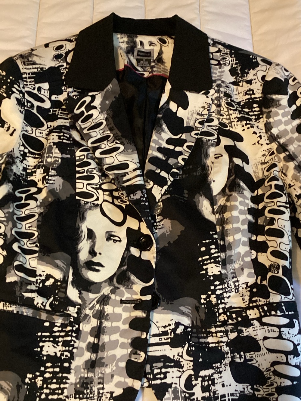 Renuar Black and White Portrait-Print Blazer